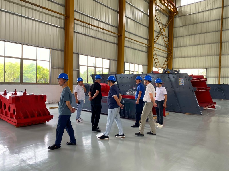 优秀矿山破碎机厂家标准大全：成为行业翘楚的必备要素