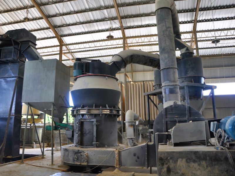 磨粉机设备的主要部件及工作原理深度分析